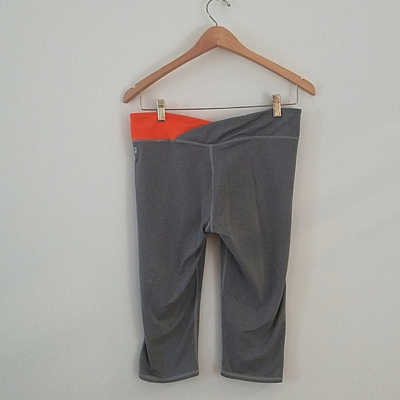 Fabletic Capris - Picture 2 of 3